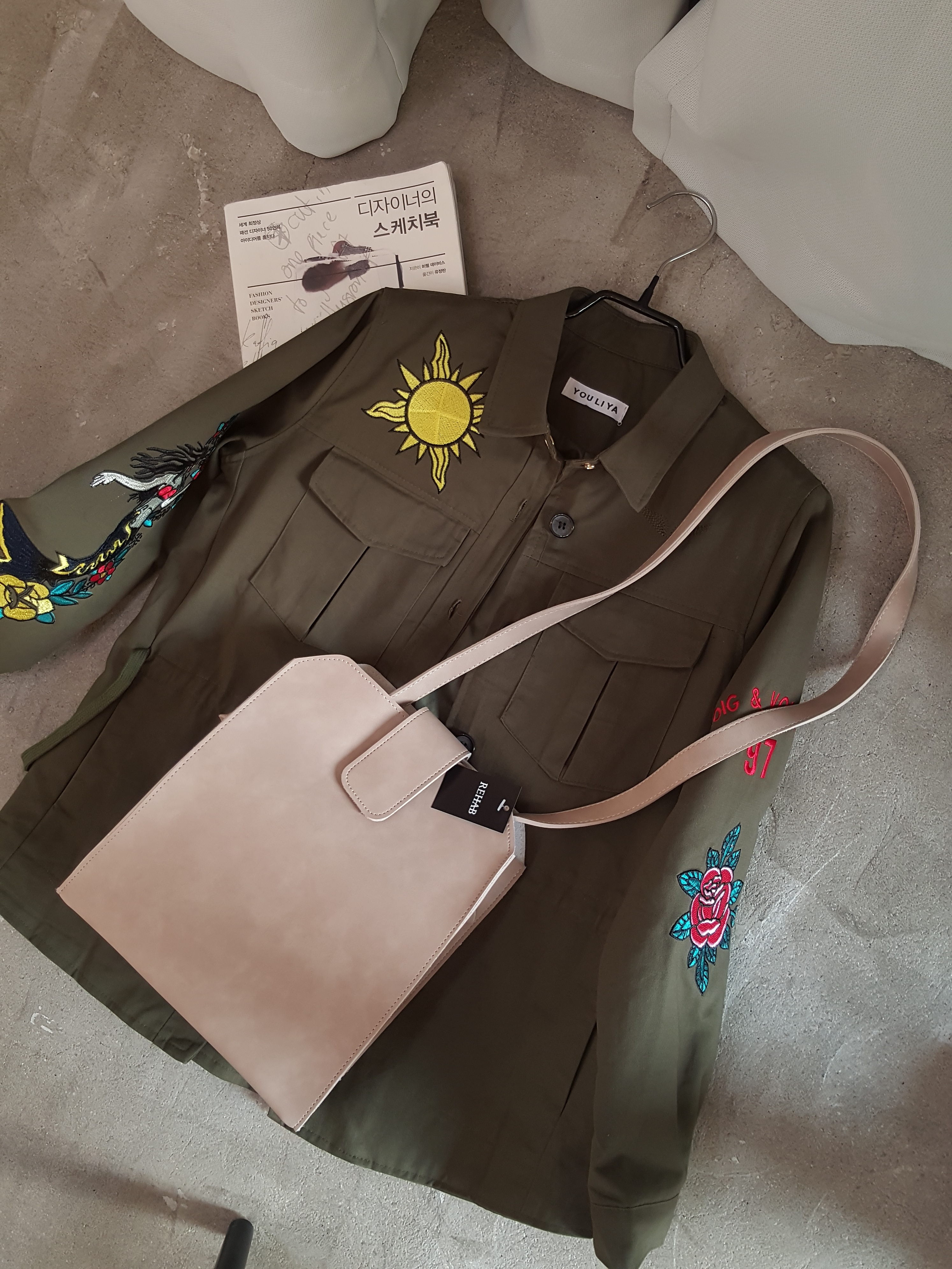 <b><p>Tria bag</p></b><b><p>トリアバック</p></b><br /><br /><p align='center'>