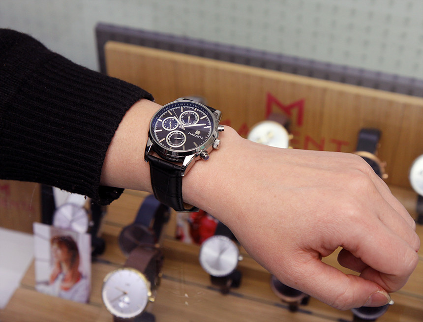 <b><p>MAGENTA male Leather wch 111.05.BK.LT Classic</p></b><b><p>マゼンタ 男性 レザー腕時計 111.05.BK.LT クラシックコーディネート</p></b><br /><br /><p align='center'>