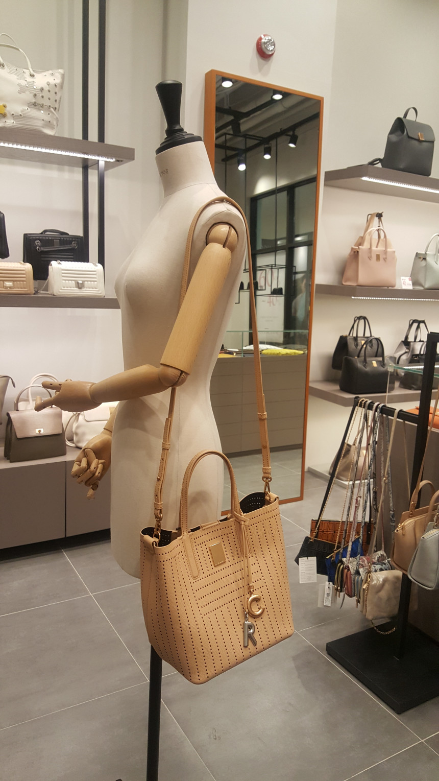 <b><p>Kuronblion Tote RCNTX17105BEX</p></b><b><p>ロンアセンブリたトートRCNTX17105BEX</p></b><br /><br /><p align='center'>