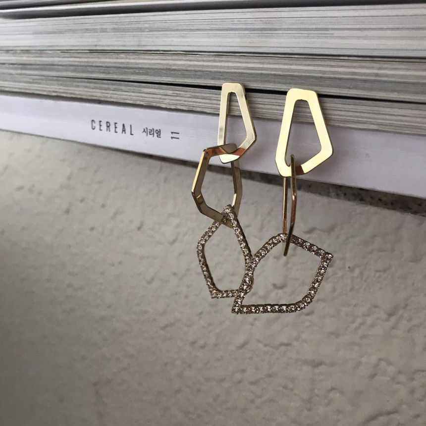 <b><p>Chen Multiple Cubic chain Drop Earrgs</p></b><b><p>チェン 多数 キュービック ーン ドロップイヤリング</p></b><br /><br /><p align='center'>