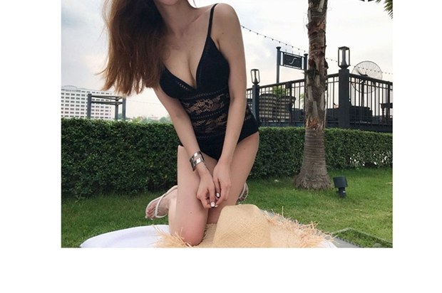 <b><p>embroidery race Punching one pie swimsuit</p></b><b><p>刺繍 レース パンチング ワンピ 水着 バカンス ビーチルック</p></b><br /><br /><p align='center'>