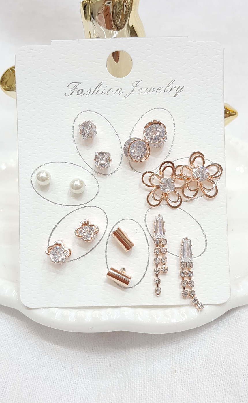 <b><p>flower Jalan cubic 14 piece set earrings</p></b><b><p>フラワー ジュルランキュービック 14ピースセットピアス 三ジェルイェエリー ディテールがきれい</p></b><br /><br /><p align='center'>