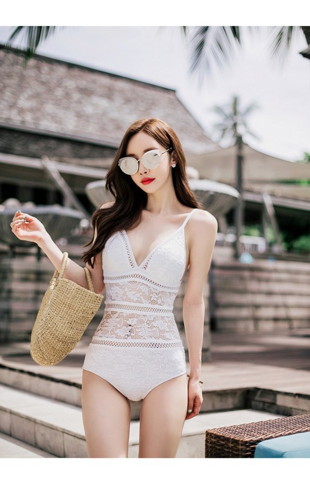 <b><p>embroidery race Punching one pie swimsuit</p></b><b><p>刺繍 レース パンチング ワンピ 水着 バカンス ビーチルック</p></b><br /><br /><p align='center'>