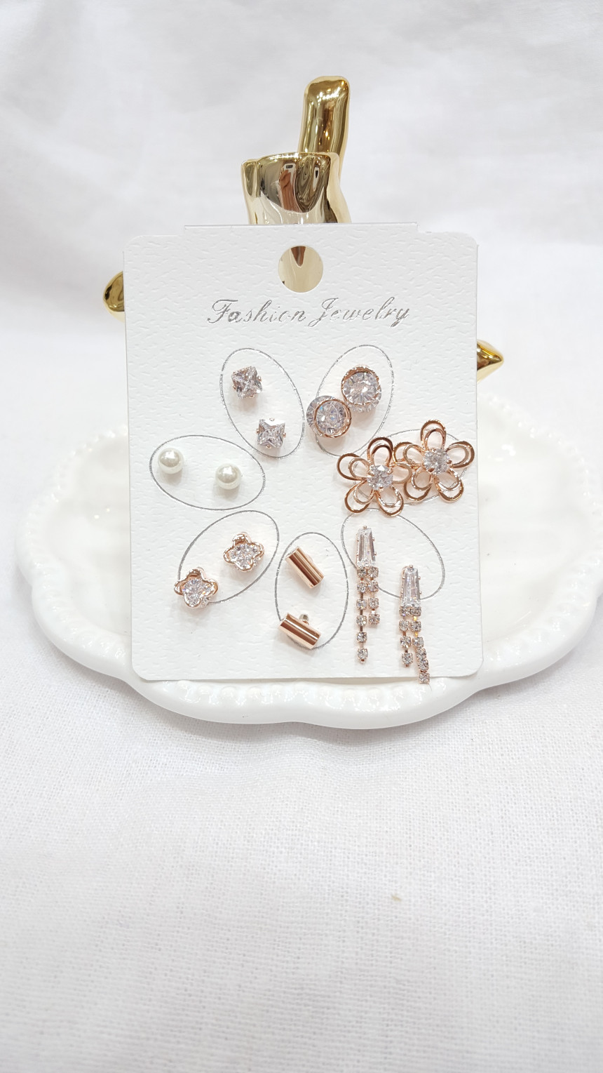 <b><p>flower Jalan cubic 14 piece set earrings</p></b><b><p>フラワー ジュルランキュービック 14ピースセットピアス 三ジェルイェエリー ディテールがきれい</p></b><br /><br /><p align='center'>