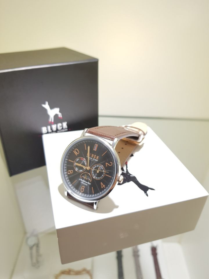 <b><p>Black martin spikes Unisex Leather wch SBKL1647</p></b><b><p>ブラックマーティンシトボン ユニセス レザー腕時計 SBKL1647 D SW</p></b><br /><br /><p align='center'>