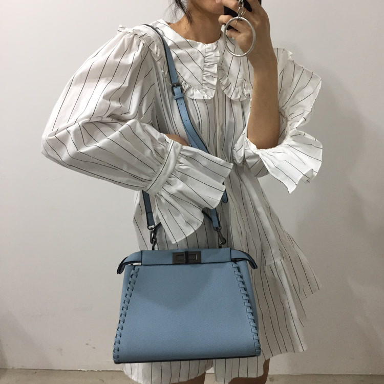 <b><p>Jay tie strap shoulder bag 5color</p></b><b><p>ジェイ結び紐ショルダーバッグ5color</p></b><br /><br /><p align='center'>