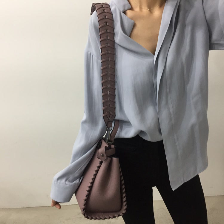 <b><p>Jay tie strap shoulder bag 5color</p></b><b><p>ジェイ結び紐ショルダーバッグ5color</p></b><br /><br /><p align='center'>