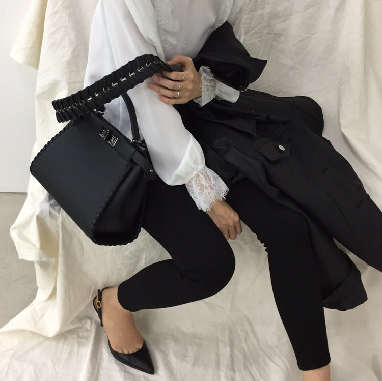 <b><p>Jay tie strap shoulder bag 5color</p></b><b><p>ジェイ結び紐ショルダーバッグ5color</p></b><br /><br /><p align='center'>