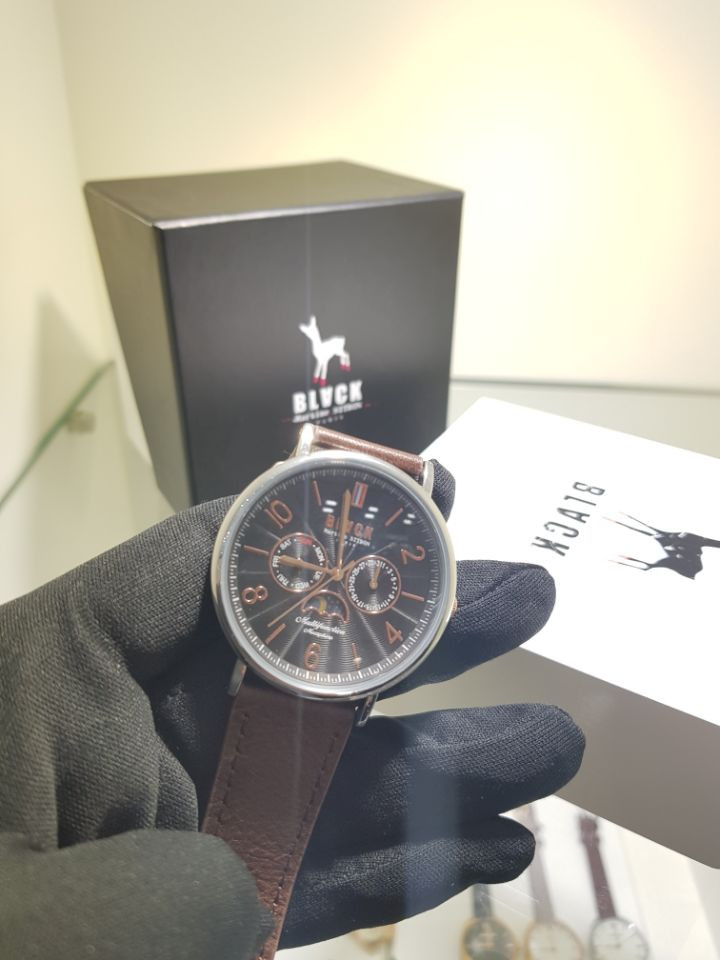 <b><p>Black martin spikes Unisex Leather wch SBKL1647</p></b><b><p>ブラックマーティンシトボン ユニセス レザー腕時計 SBKL1647 D SW</p></b><br /><br /><p align='center'>