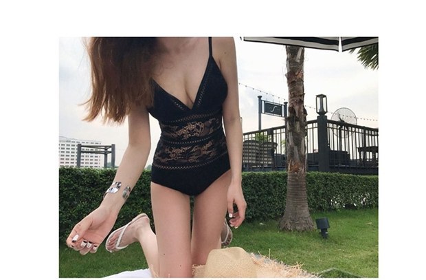 <b><p>embroidery race Punching one pie swimsuit</p></b><b><p>刺繍 レース パンチング ワンピ 水着 バカンス ビーチルック</p></b><br /><br /><p align='center'>