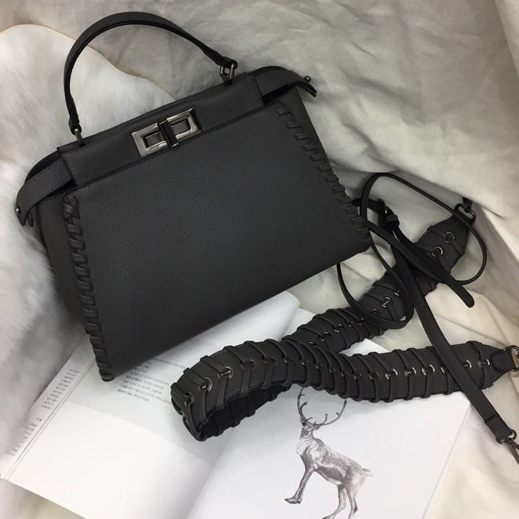 <b><p>Jay tie strap shoulder bag 5color</p></b><b><p>ジェイ結び紐ショルダーバッグ5color</p></b><br /><br /><p align='center'>