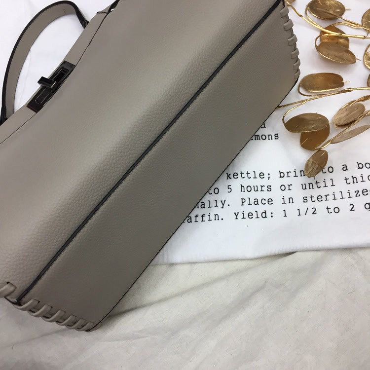 <b><p>Jay tie strap shoulder bag 5color</p></b><b><p>ジェイ結び紐ショルダーバッグ5color</p></b><br /><br /><p align='center'>