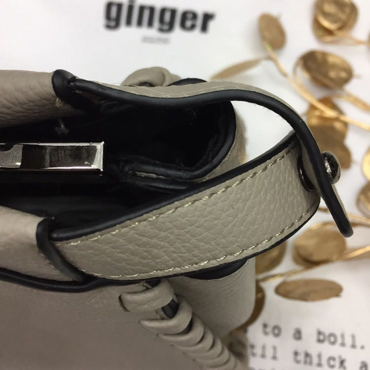 <b><p>Jay tie strap shoulder bag 5color</p></b><b><p>ジェイ結び紐ショルダーバッグ5color</p></b><br /><br /><p align='center'>