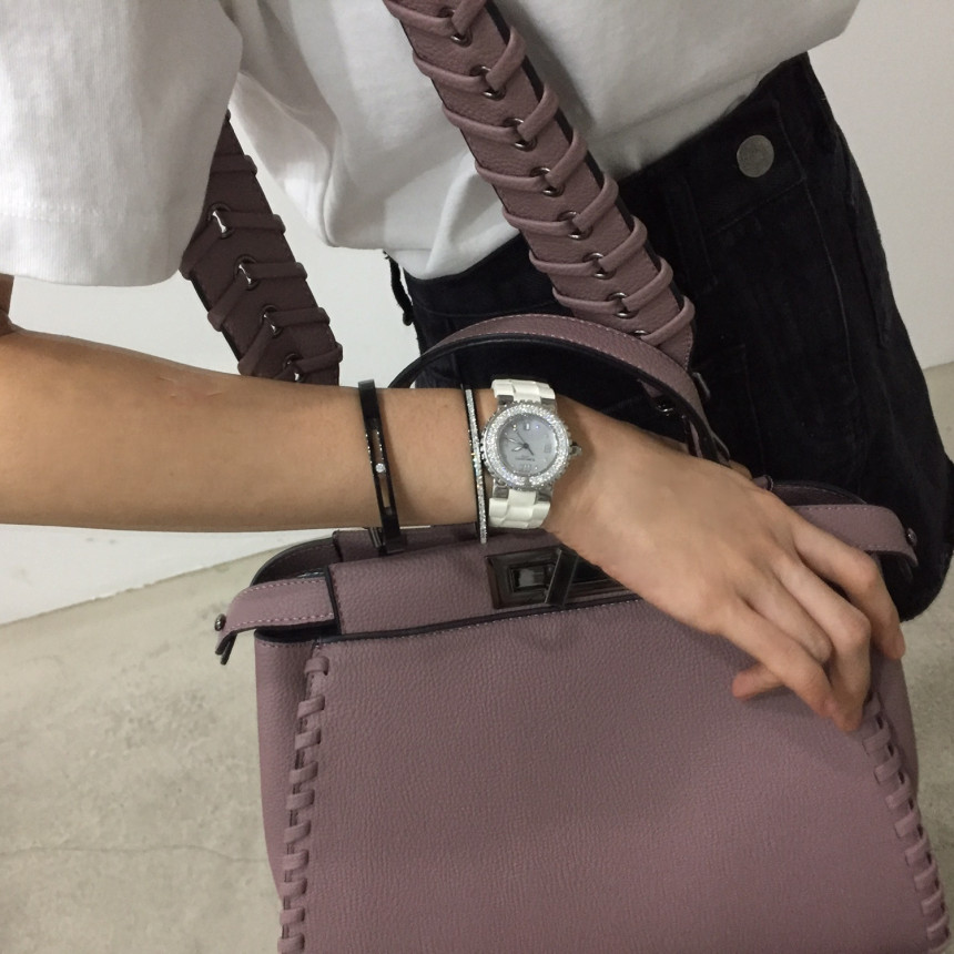 <b><p>Jay tie strap shoulder bag 5color</p></b><b><p>ジェイ結び紐ショルダーバッグ5color</p></b><br /><br /><p align='center'>