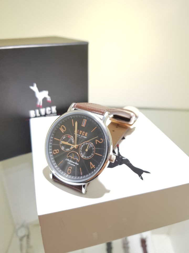 <b><p>Black martin spikes Unisex Leather wch SBKL1647</p></b><b><p>ブラックマーティンシトボン ユニセス レザー腕時計 SBKL1647 D SW</p></b><br /><br /><p align='center'>