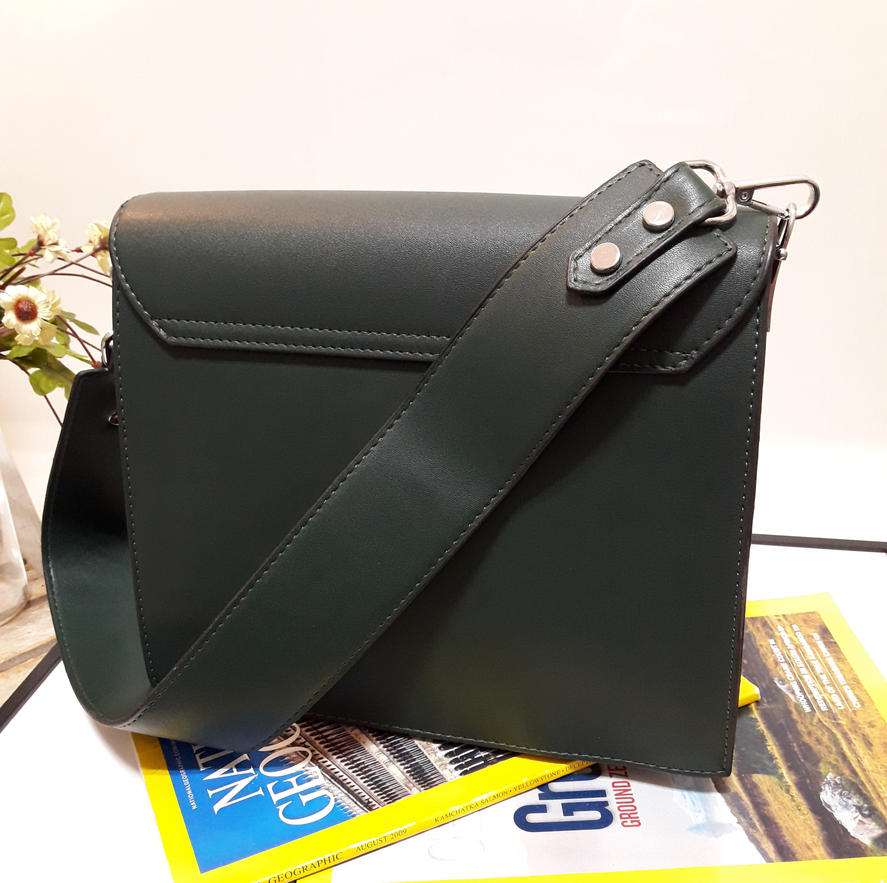 <b><p>Formal Square Daily Shoulder Bag Stylish</p></b><b><p>フォーマルスクエアデイリーショルダーバッグ洗練されたバケットバックスーツデートルック結婚式スター市し</p></b><br /><br /><p align='center'>