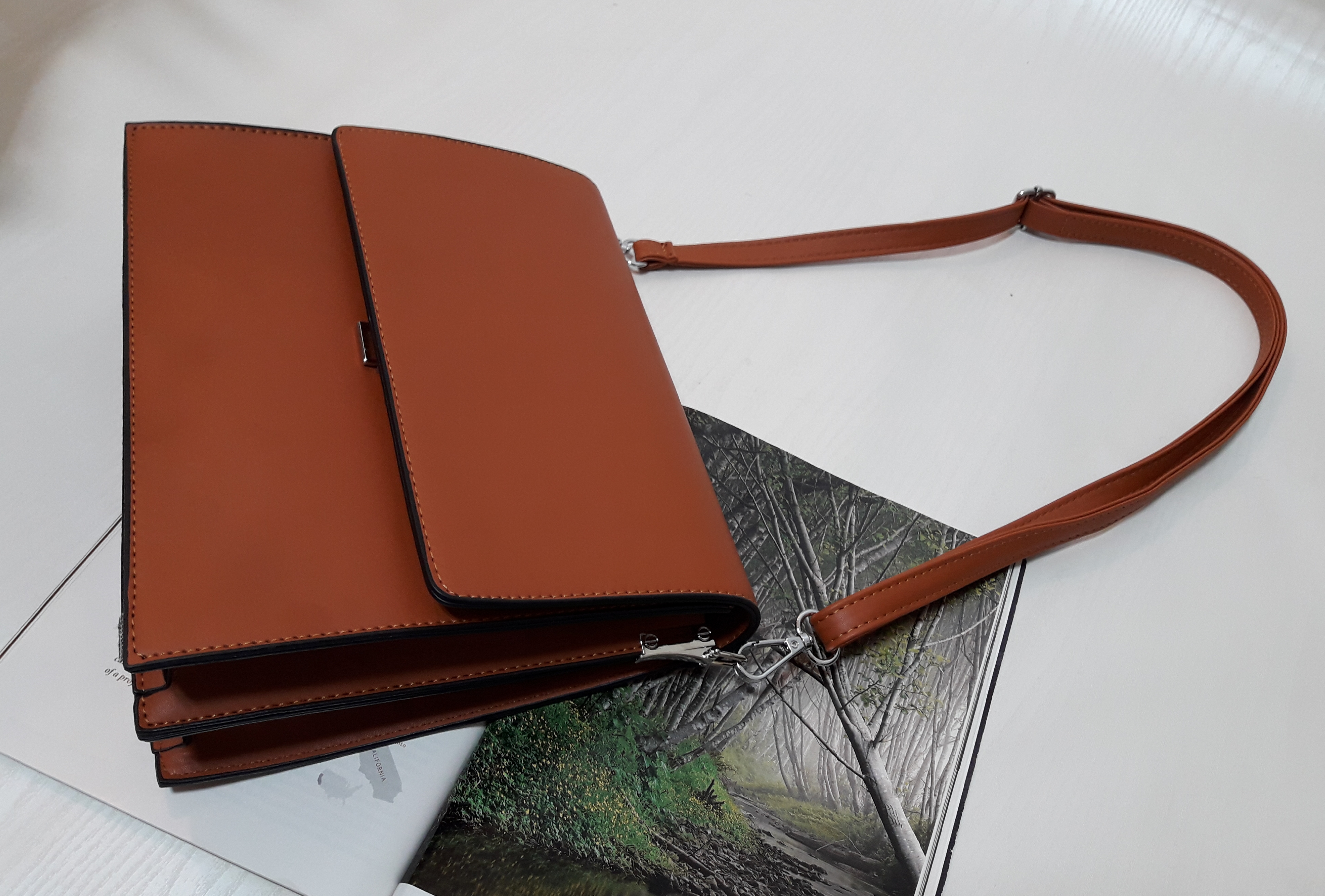 <b><p>Formal Square Daily Shoulder Bag Stylish</p></b><b><p>フォーマルスクエアデイリーショルダーバッグ洗練されたバケットバックスーツデートルック結婚式スター市し</p></b><br /><br /><p align='center'>