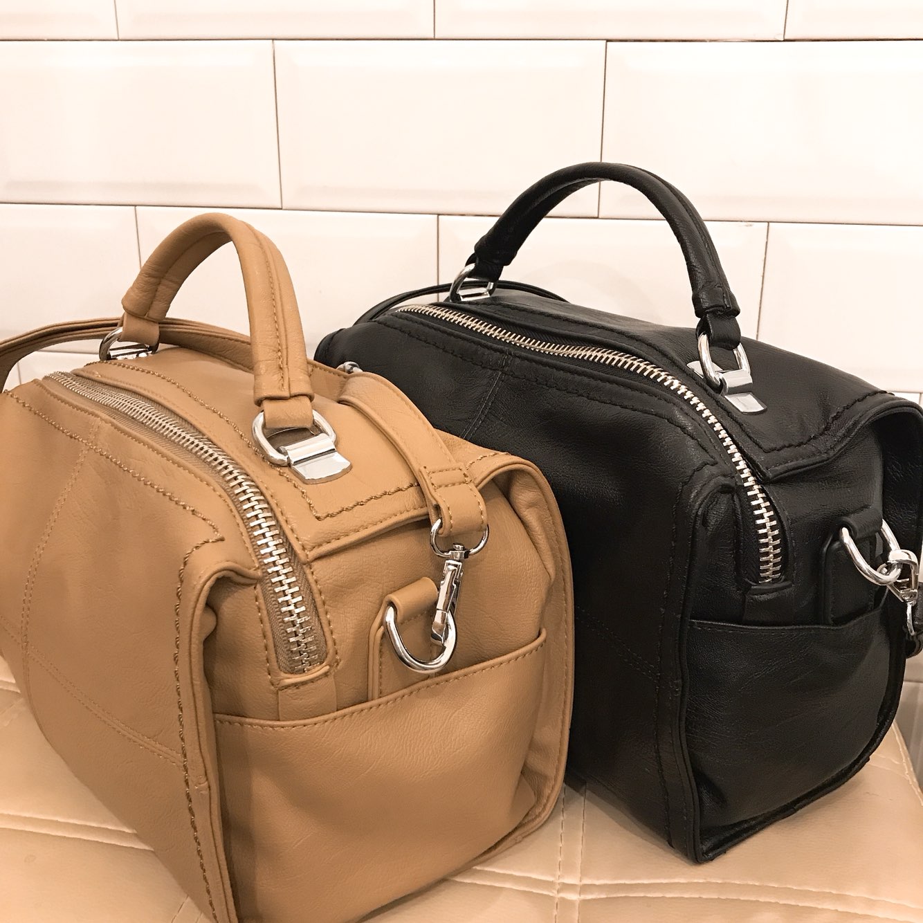 <b><p>Daily back 2color Modern chic Charming style</p></b><b><p>デイリーバック2colorモダンシックな魅力のあるスタイルの女性のコーディネートカジュアルビッグバッ</p></b><br /><br /><p align='center'>