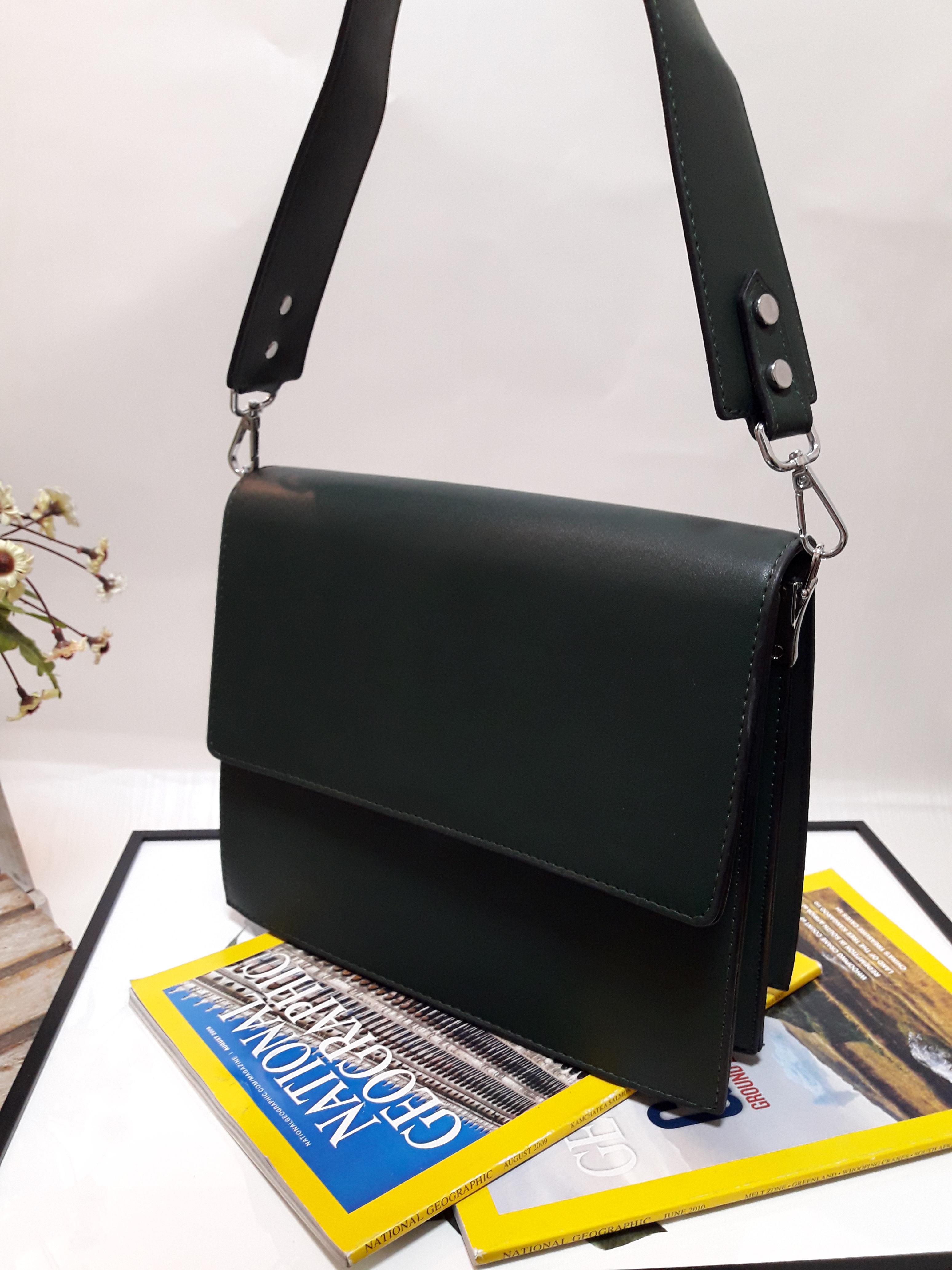 <b><p>Formal Square Daily Shoulder Bag Stylish</p></b><b><p>フォーマルスクエアデイリーショルダーバッグ洗練されたバケットバックスーツデートルック結婚式スター市し</p></b><br /><br /><p align='center'>