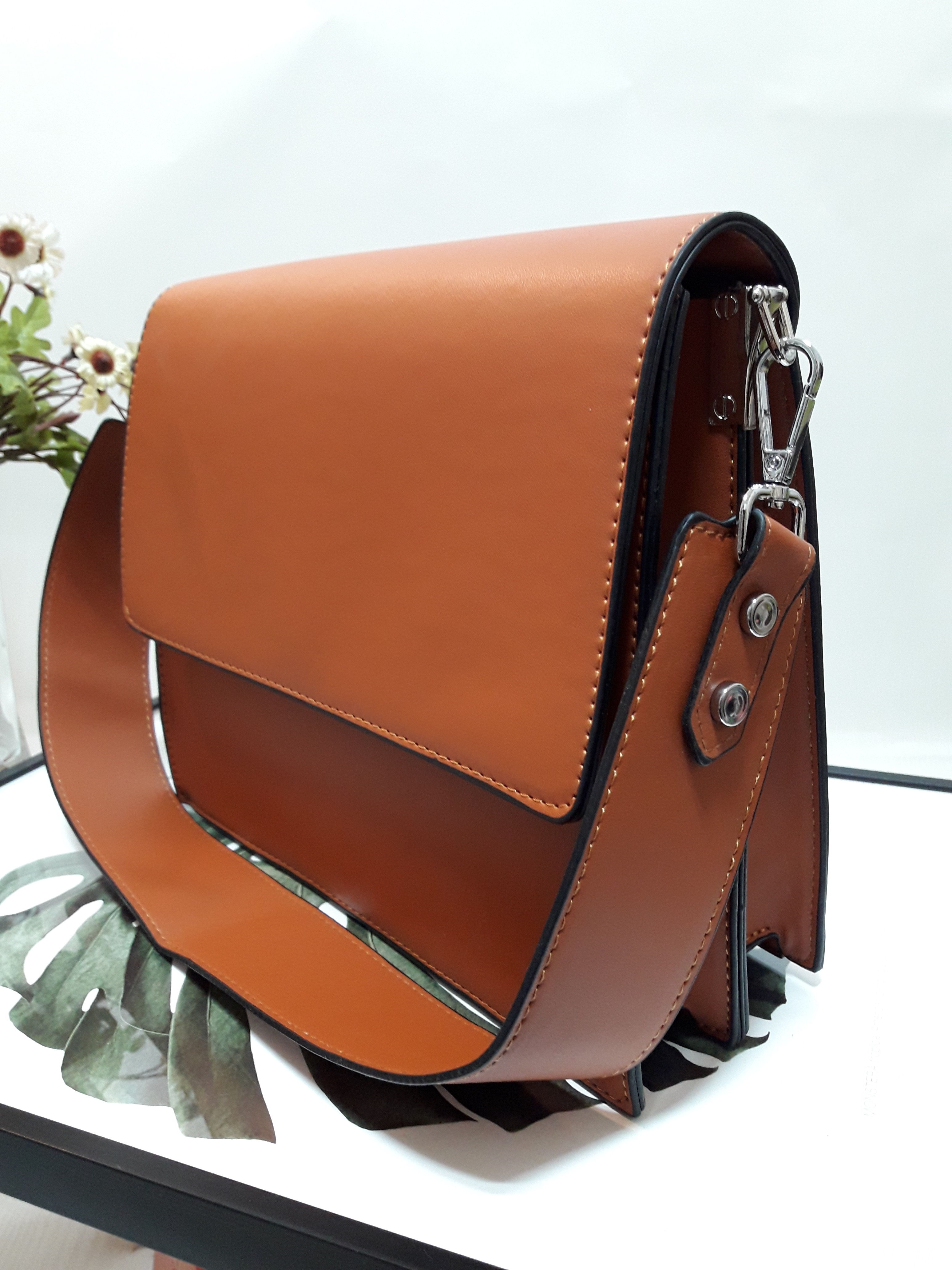 <b><p>Formal Square Daily Shoulder Bag Stylish</p></b><b><p>フォーマルスクエアデイリーショルダーバッグ洗練されたバケットバックスーツデートルック結婚式スター市し</p></b><br /><br /><p align='center'>