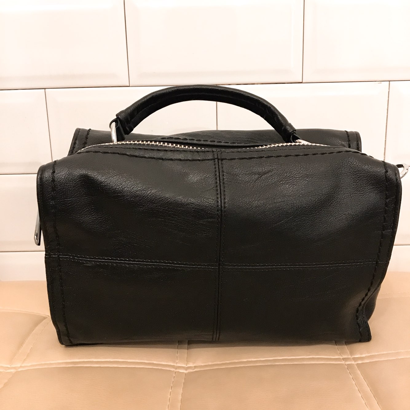 <b><p>Daily back 2color Modern chic Charming style</p></b><b><p>デイリーバック2colorモダンシックな魅力のあるスタイルの女性のコーディネートカジュアルビッグバッ</p></b><br /><br /><p align='center'>