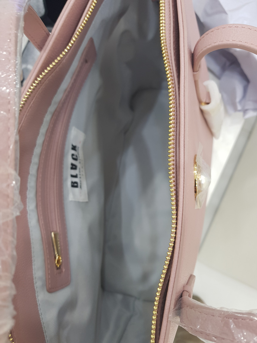 <b><p>Black martin spikes shopperb gaxx101</p></b><b><p>ブラックマーティンシトボンショーポベクgaxx101</p></b><br /><br /><p align='center'>