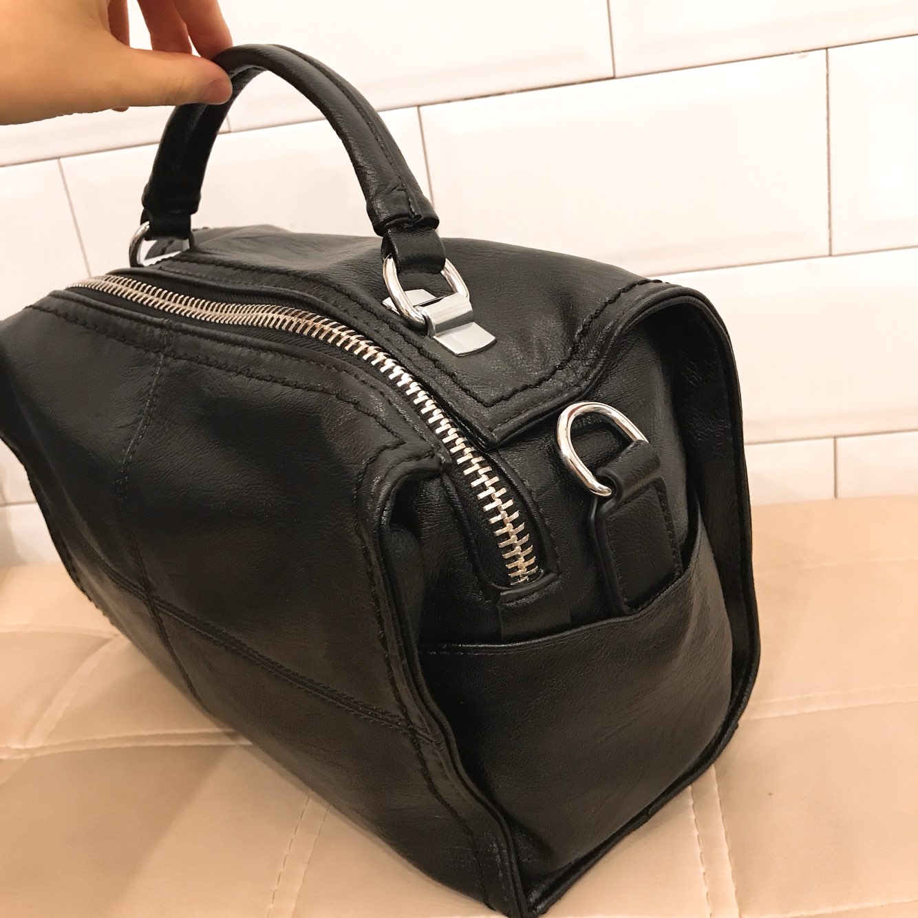 <b><p>Daily back 2color Modern chic Charming style</p></b><b><p>デイリーバック2colorモダンシックな魅力のあるスタイルの女性のコーディネートカジュアルビッグバッ</p></b><br /><br /><p align='center'>