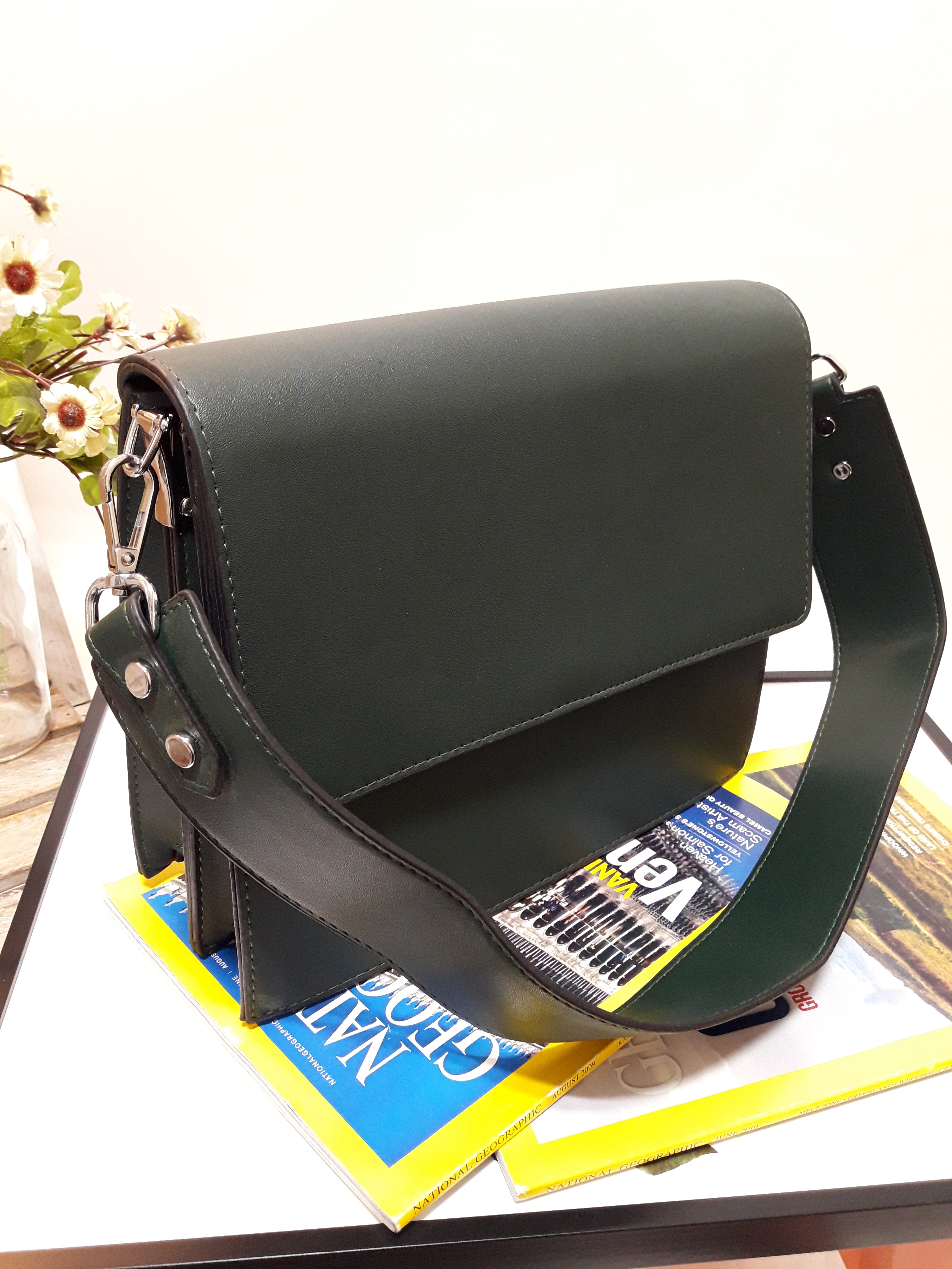 <b><p>Formal Square Daily Shoulder Bag Stylish</p></b><b><p>フォーマルスクエアデイリーショルダーバッグ洗練されたバケットバックスーツデートルック結婚式スター市し</p></b><br /><br /><p align='center'>