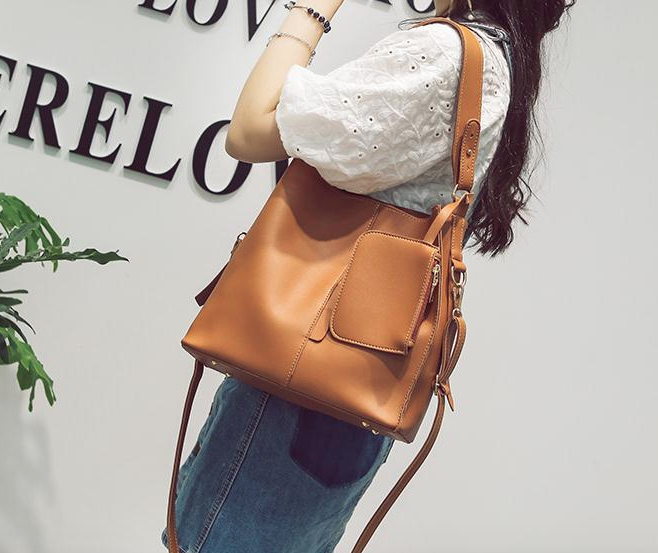 <b><p>Daily Leather Should Bag sic Rsonable Modn</p></b><b><p>デイリーレザーショルダーバッグベーシックバック合理的なモダンシック軽い基本ポーチセットクロスバックバ</p></b><br /><br /><p align='center'>