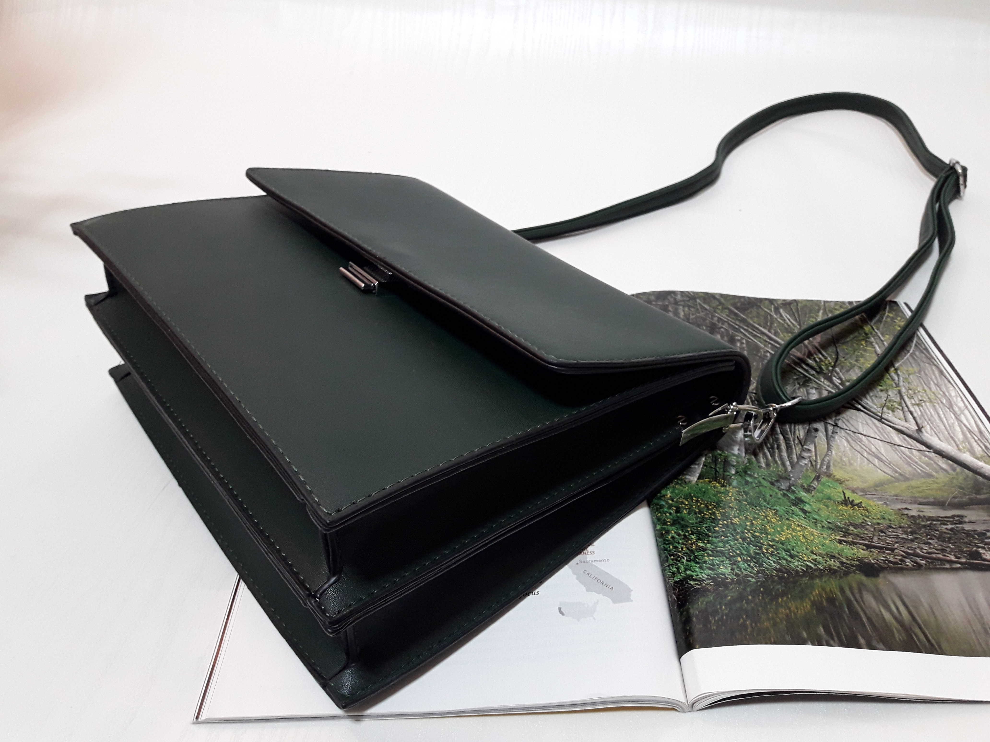 <b><p>Formal Square Daily Shoulder Bag Stylish</p></b><b><p>フォーマルスクエアデイリーショルダーバッグ洗練されたバケットバックスーツデートルック結婚式スター市し</p></b><br /><br /><p align='center'>