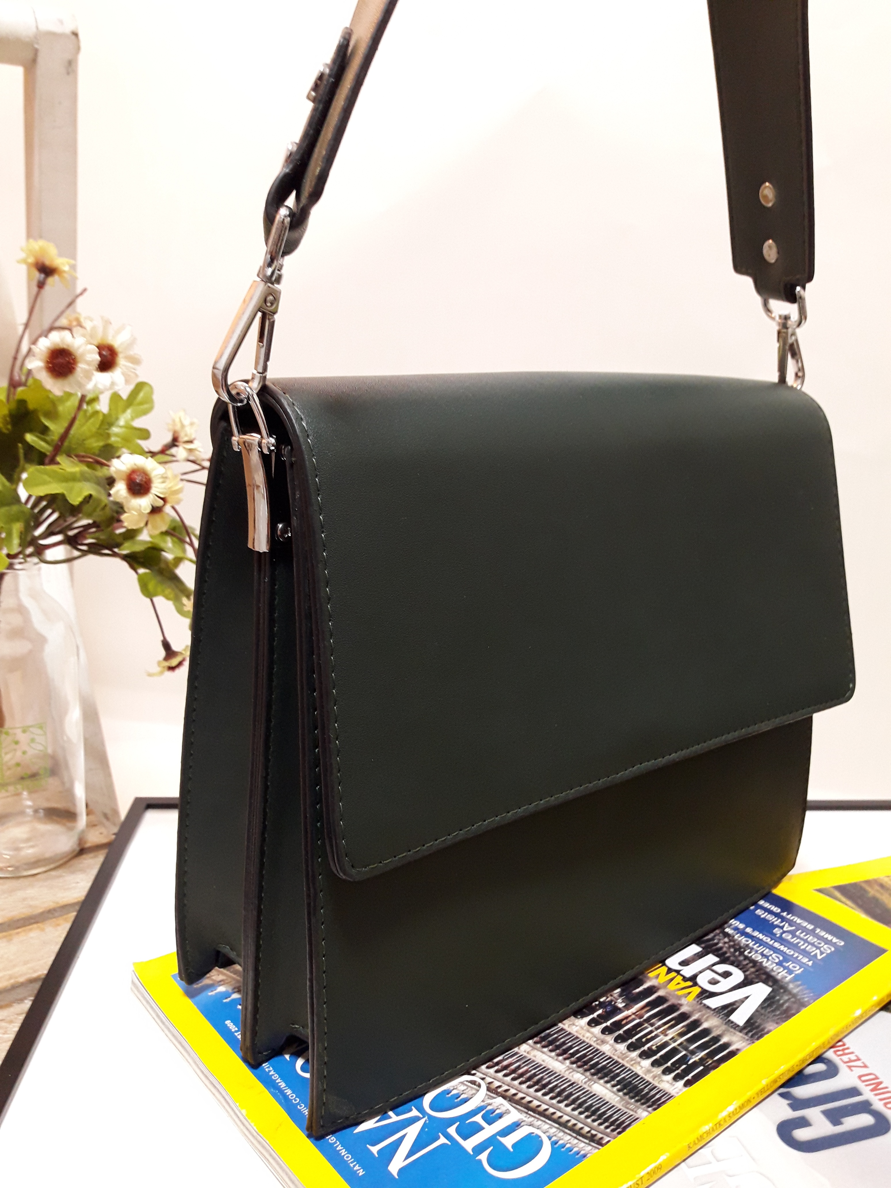 <b><p>Formal Square Daily Shoulder Bag Stylish</p></b><b><p>フォーマルスクエアデイリーショルダーバッグ洗練されたバケットバックスーツデートルック結婚式スター市し</p></b><br /><br /><p align='center'>