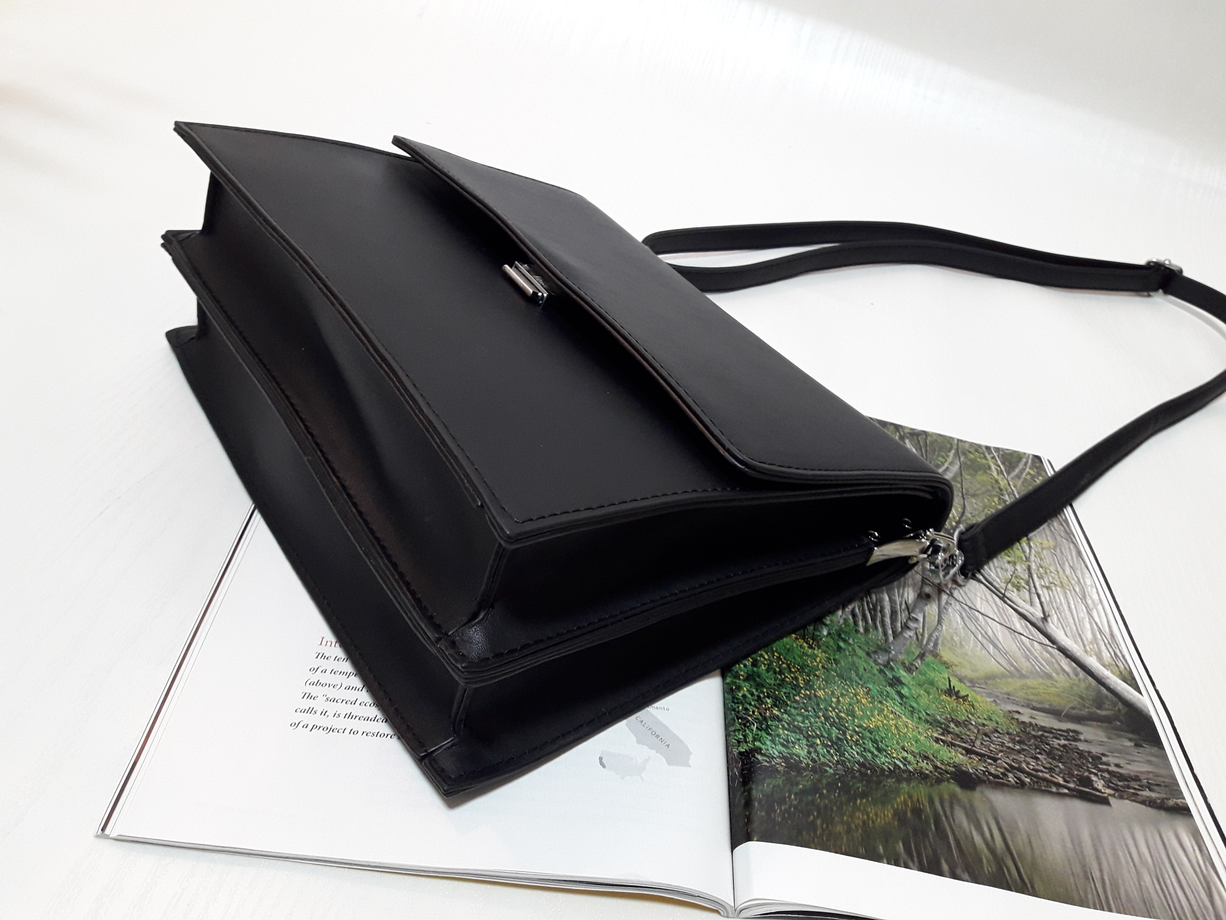 <b><p>Formal Square Daily Shoulder Bag Stylish</p></b><b><p>フォーマルスクエアデイリーショルダーバッグ洗練されたバケットバックスーツデートルック結婚式スター市し</p></b><br /><br /><p align='center'>