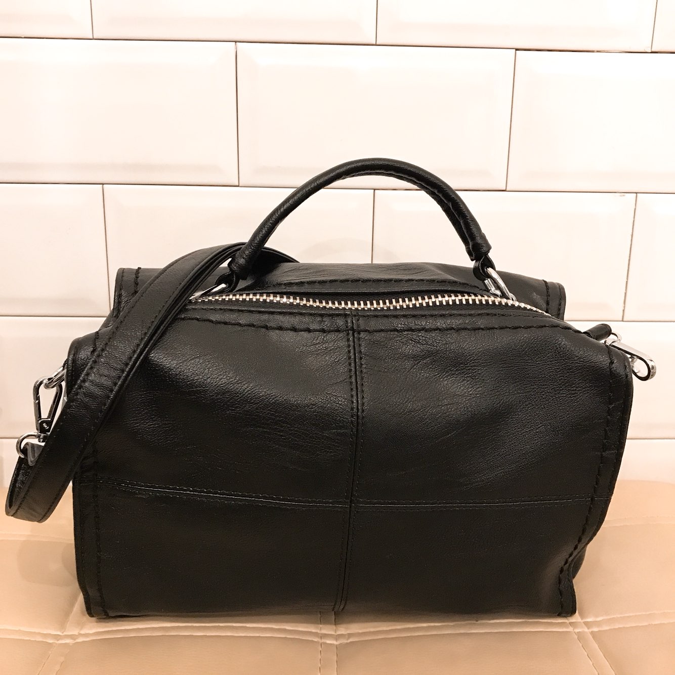 <b><p>Daily back 2color Modern chic Charming style</p></b><b><p>デイリーバック2colorモダンシックな魅力のあるスタイルの女性のコーディネートカジュアルビッグバッ</p></b><br /><br /><p align='center'>