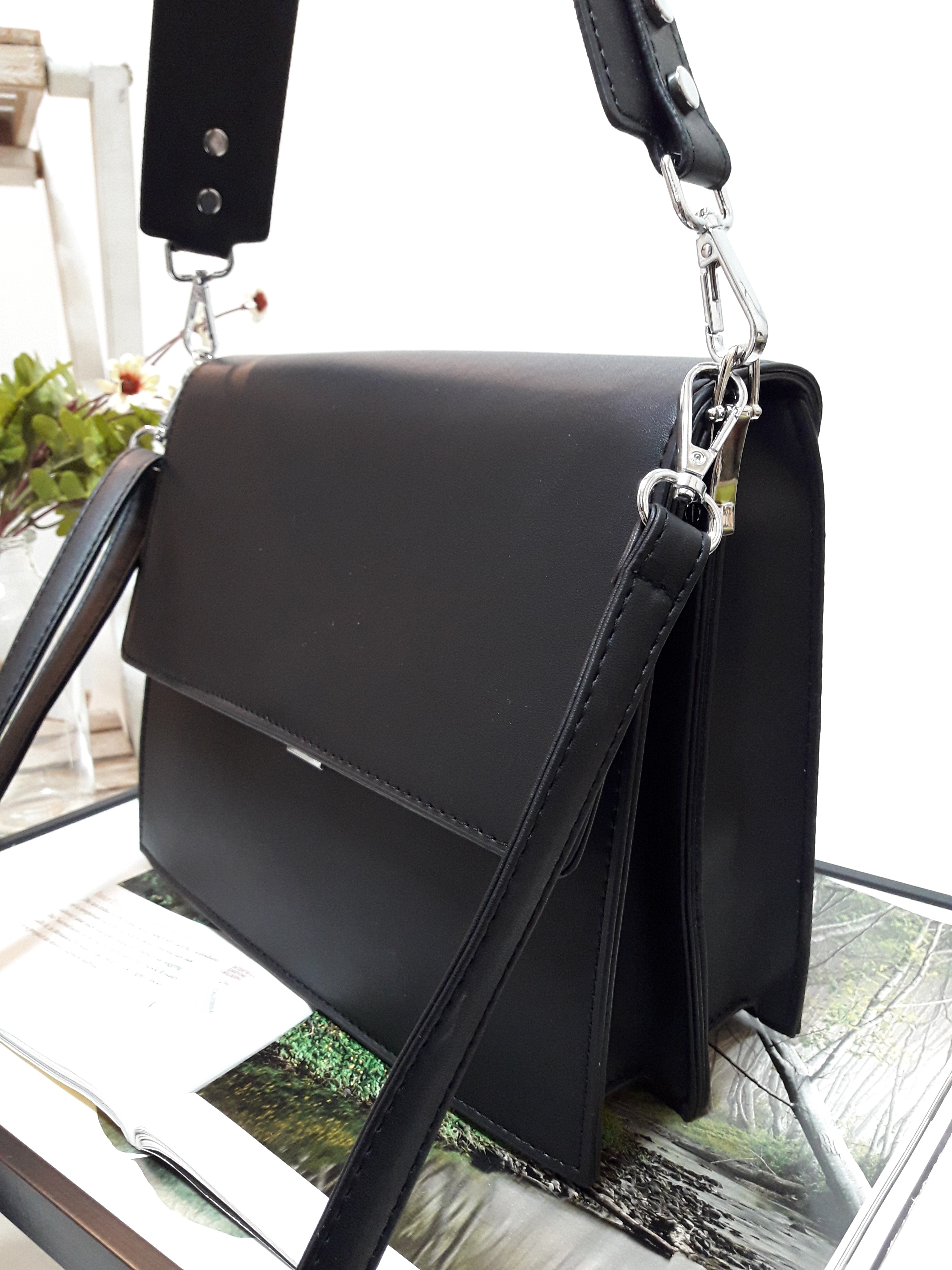 <b><p>Formal Square Daily Shoulder Bag Stylish</p></b><b><p>フォーマルスクエアデイリーショルダーバッグ洗練されたバケットバックスーツデートルック結婚式スター市し</p></b><br /><br /><p align='center'>