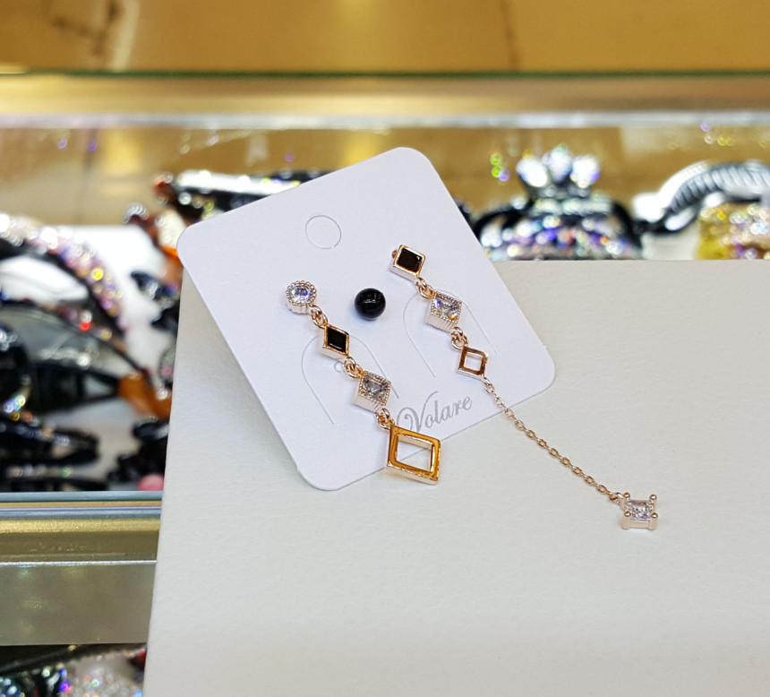 <b><p>Bollare Rhombus Drop Erings onyx SPE342 The</p></b><b><p>ボラレ 菱形ドロップイヤリング2 オニキス SPE342 ディテールがきれい ヨリヨリコーネート</p></b><br /><br /><p align='center'>