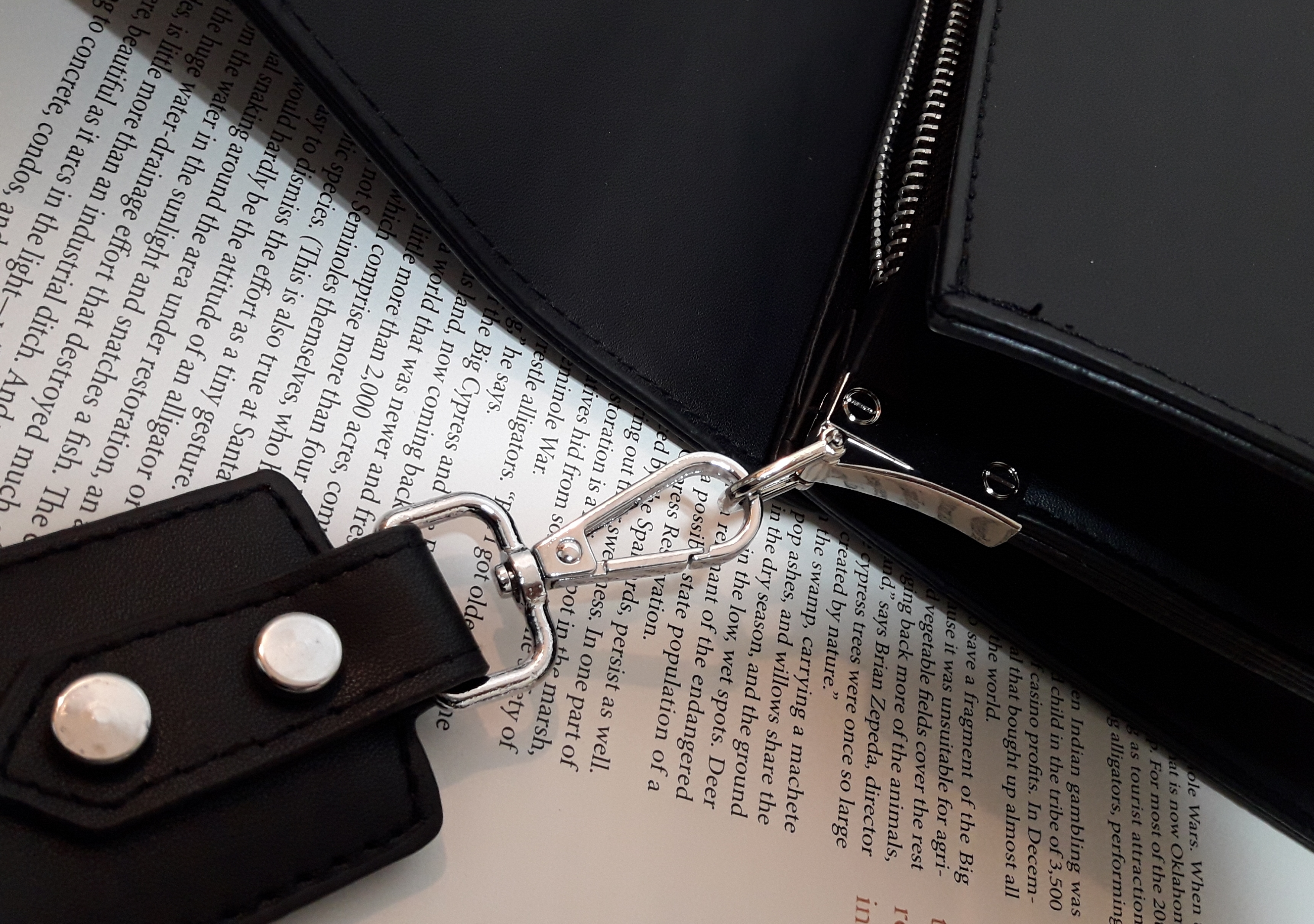 <b><p>Formal Square Daily Shoulder Bag Stylish</p></b><b><p>フォーマルスクエアデイリーショルダーバッグ洗練されたバケットバックスーツデートルック結婚式スター市し</p></b><br /><br /><p align='center'>