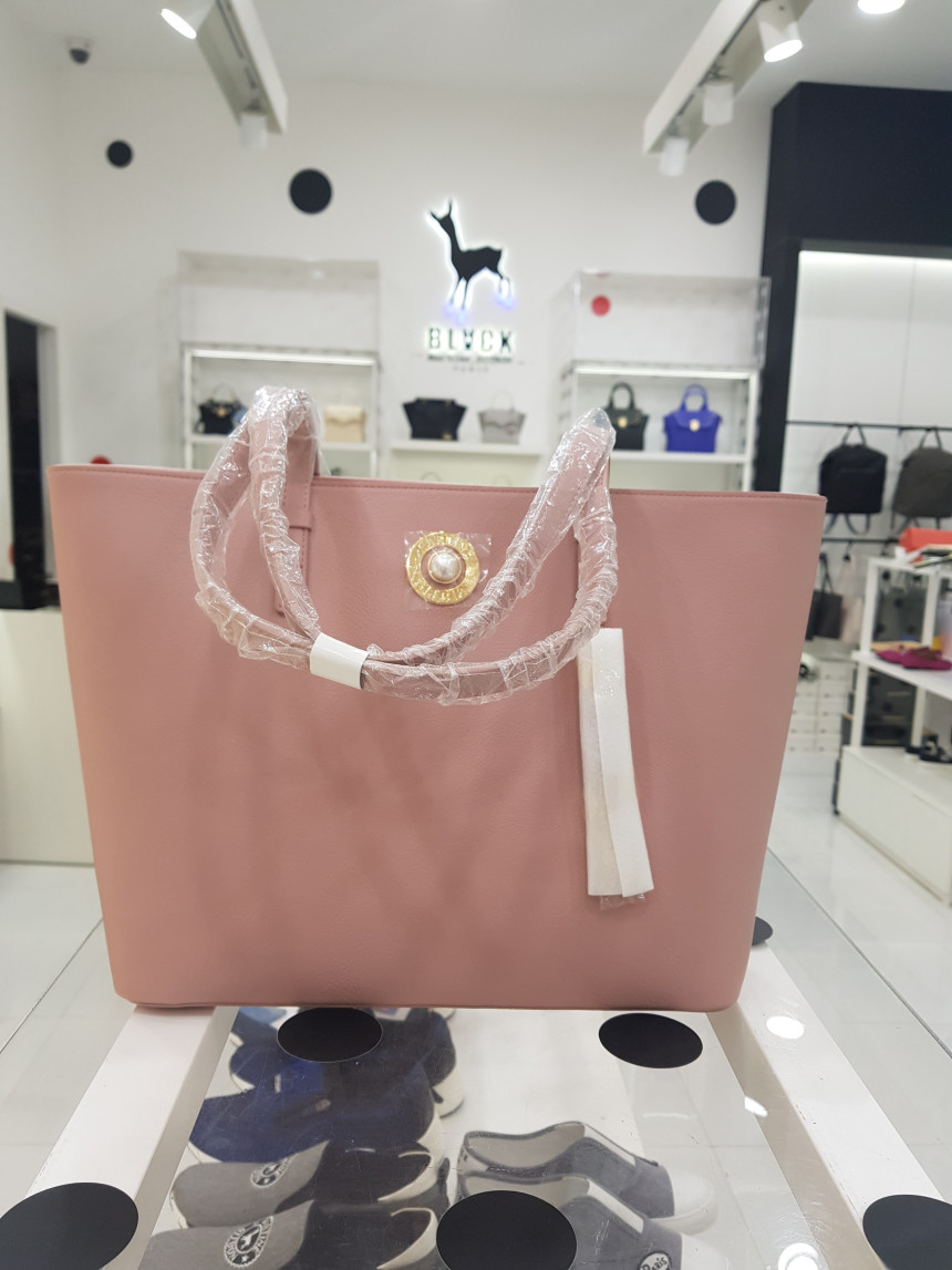 <b><p>Black martin spikes shopperb gaxx101</p></b><b><p>ブラックマーティンシトボンショーポベクgaxx101</p></b><br /><br /><p align='center'>