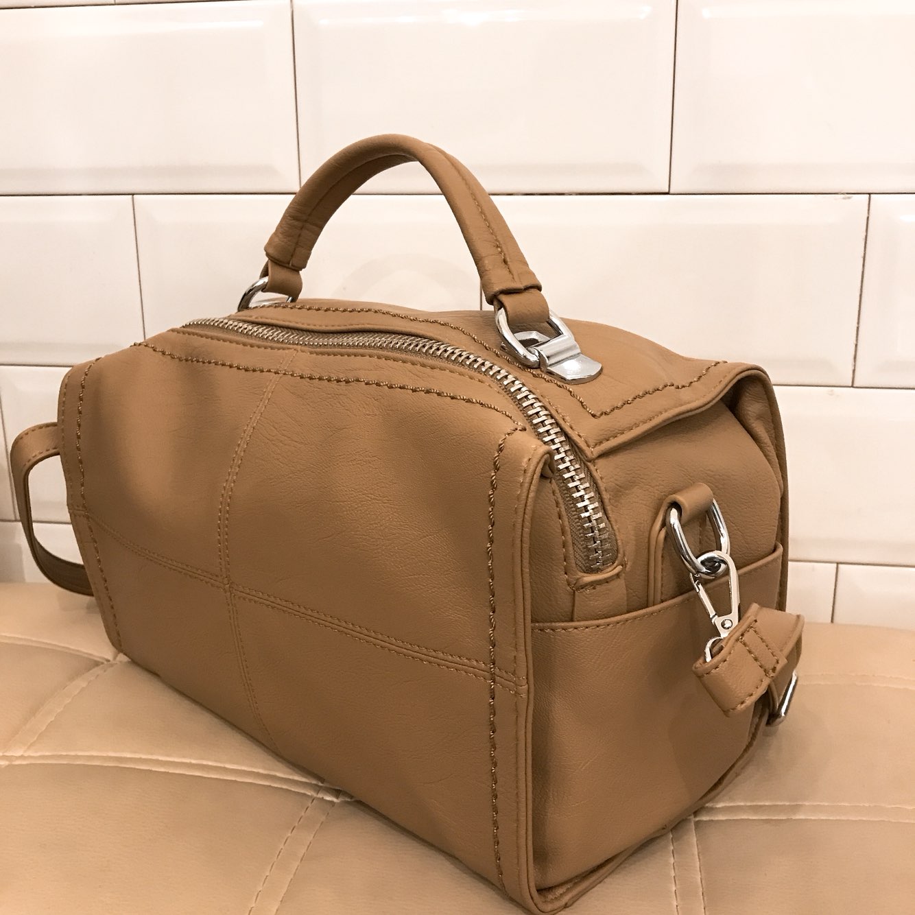 <b><p>Daily back 2color Modern chic Charming style</p></b><b><p>デイリーバック2colorモダンシックな魅力のあるスタイルの女性のコーディネートカジュアルビッグバッ</p></b><br /><br /><p align='center'>