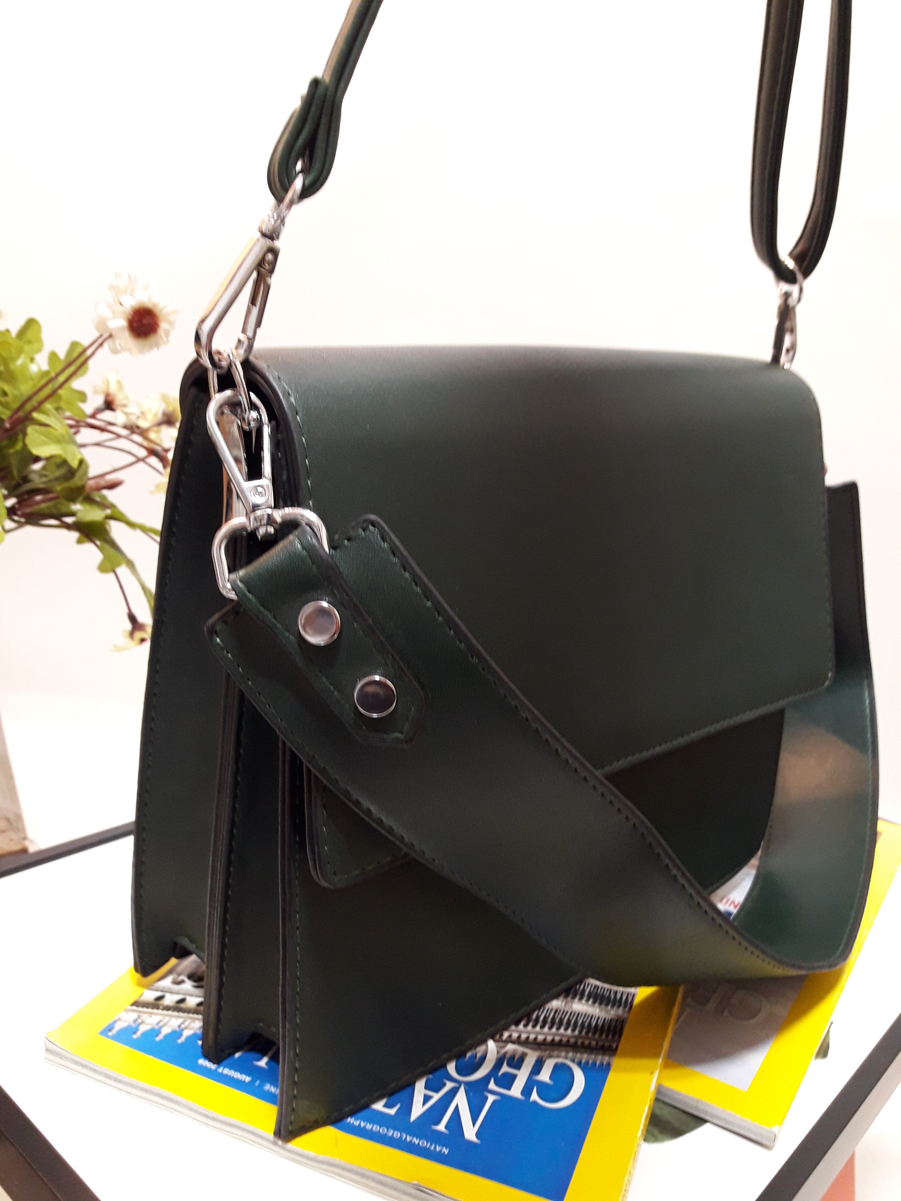 <b><p>Formal Square Daily Shoulder Bag Stylish</p></b><b><p>フォーマルスクエアデイリーショルダーバッグ洗練されたバケットバックスーツデートルック結婚式スター市し</p></b><br /><br /><p align='center'>