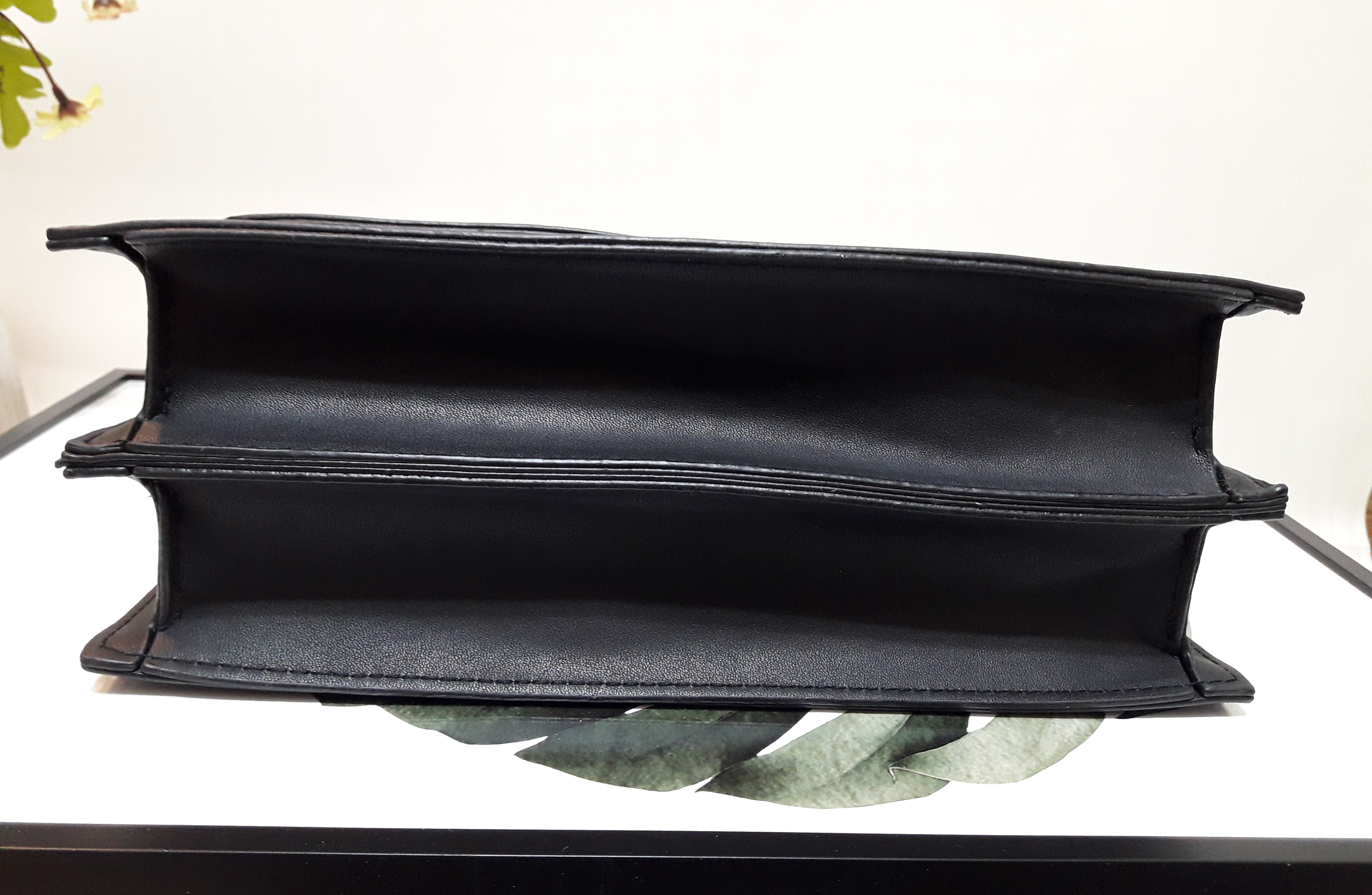 <b><p>Formal Square Daily Shoulder Bag Stylish</p></b><b><p>フォーマルスクエアデイリーショルダーバッグ洗練されたバケットバックスーツデートルック結婚式スター市し</p></b><br /><br /><p align='center'>