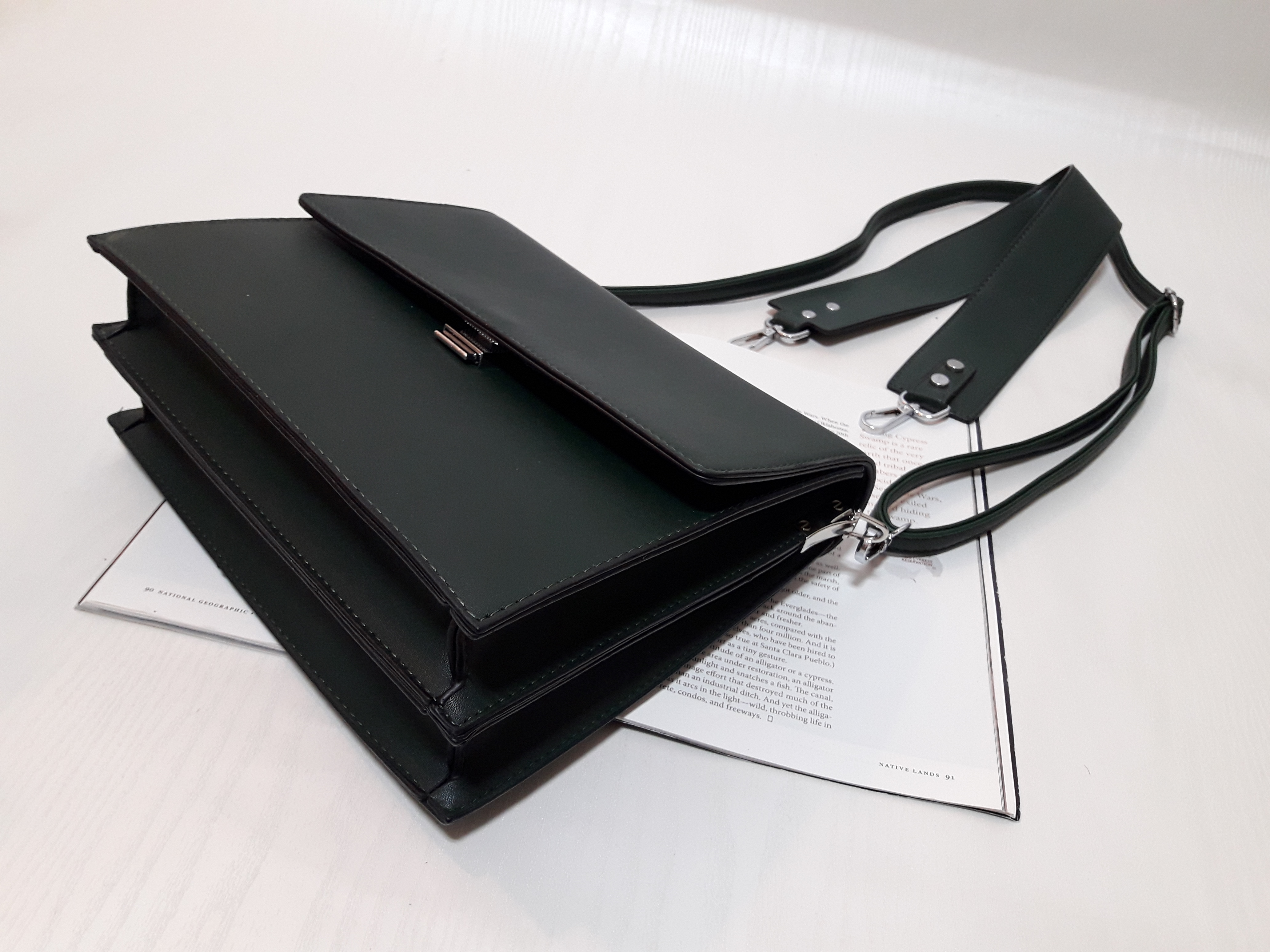 <b><p>Formal Square Daily Shoulder Bag Stylish</p></b><b><p>フォーマルスクエアデイリーショルダーバッグ洗練されたバケットバックスーツデートルック結婚式スター市し</p></b><br /><br /><p align='center'>