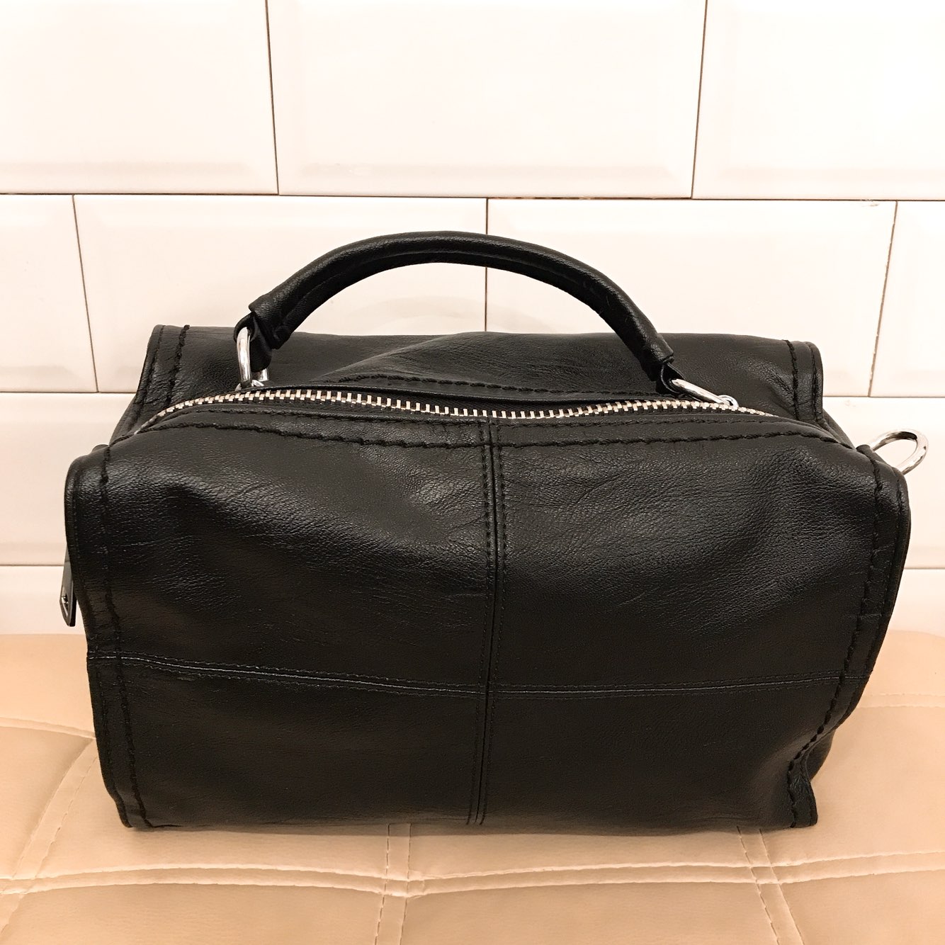 <b><p>Daily back 2color Modern chic Charming style</p></b><b><p>デイリーバック2colorモダンシックな魅力のあるスタイルの女性のコーディネートカジュアルビッグバッ</p></b><br /><br /><p align='center'>