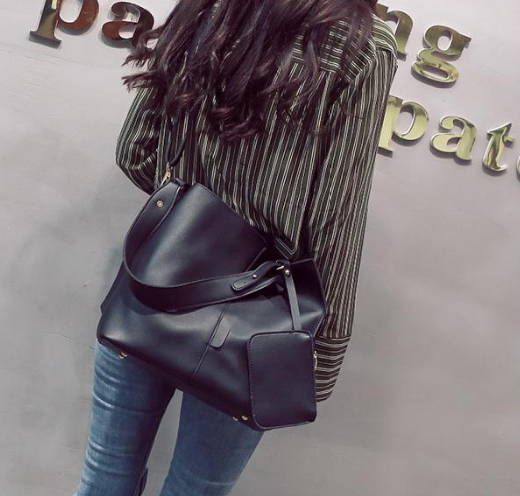 <b><p>Daily Leather Should Bag sic Rsonable Modn</p></b><b><p>デイリーレザーショルダーバッグベーシックバック合理的なモダンシック軽い基本ポーチセットクロスバックバ</p></b><br /><br /><p align='center'>