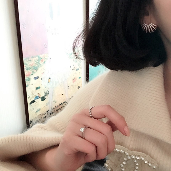 <b><p>!! Order rush Misty Kim Nam-ju sector fm</p></b><b><p>!! 注文殺到 ミスティ キム・ナムジュ 扇形 芸能人 イヤリング ファッション</p></b><br /><br /><p align='center'>