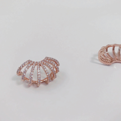 <b><p>!! Order rush Misty Kim Nam-ju sector fm</p></b><b><p>!! 注文殺到 ミスティ キム・ナムジュ 扇形 芸能人 イヤリング ファッション</p></b><br /><br /><p align='center'>