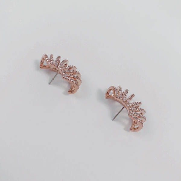 <b><p>!! Order rush Misty Kim Nam-ju sector fm</p></b><b><p>!! 注文殺到 ミスティ キム・ナムジュ 扇形 芸能人 イヤリング ファッション</p></b><br /><br /><p align='center'>