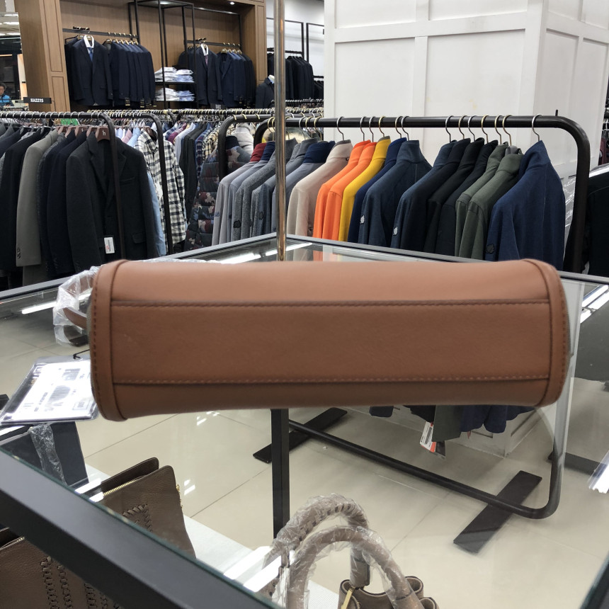 <b><p>Dachshund Brown Check Color Leatr Small Shoulder</p></b><b><p>ダックスブラウンチェック配色レザースモールショルダーバッグOCBA6FC41BW</p></b><br /><br /><p align='center'>