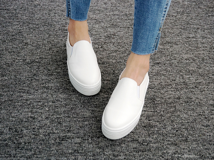 <b><p>Korean The Height Slip-on 4.5cm female Wom</p></b><b><p>韓国語 厚底 身長 スリップオン 4.5cm 女性 スニーカー 快適な靴</p></b><br /><br /><p align='center'>