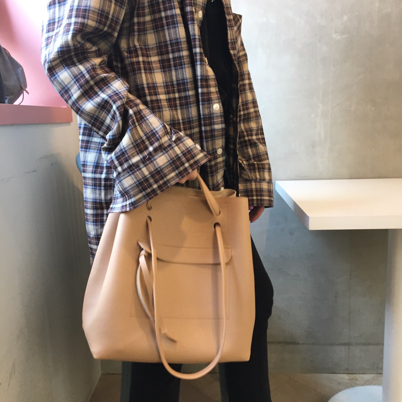 <b><p>Fe Shipping Daily Two-Way Suits Tote oulder</p></b><b><p>送料無料デイリーツーウェイボクジョリトートショルダーショッパービッグバッグ広い収納スペースリアルレザ</p></b><br /><br /><p align='center'>