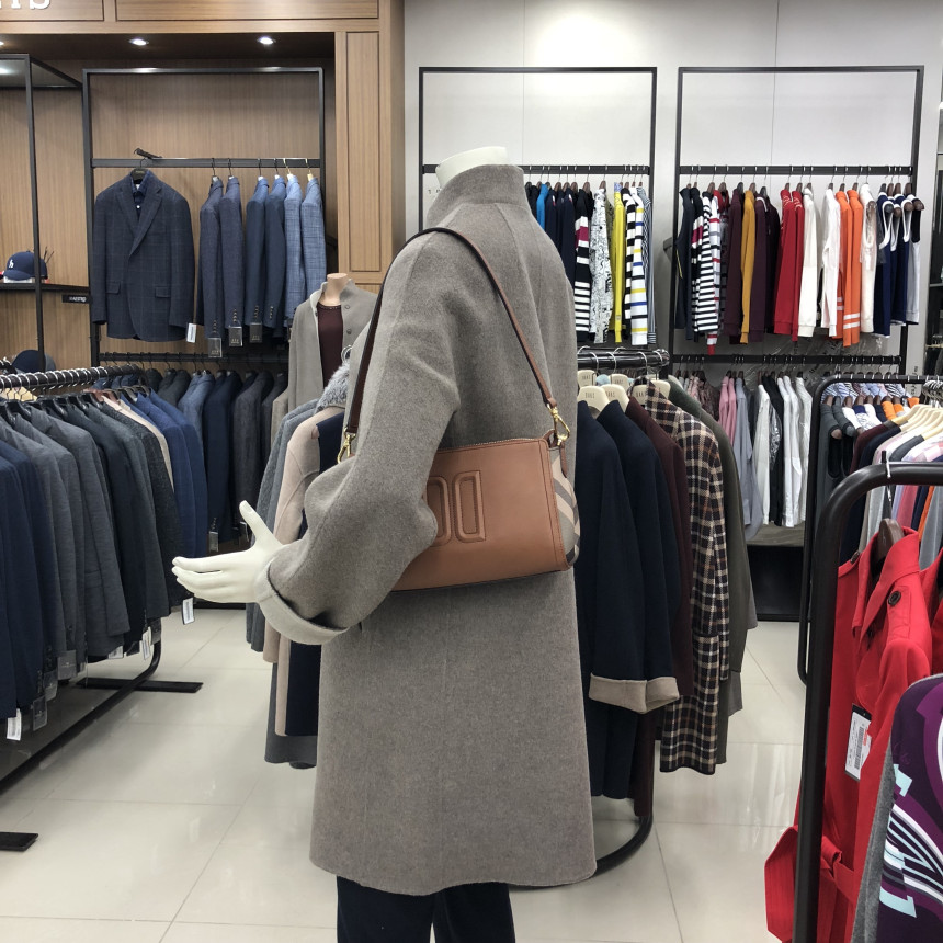 <b><p>Dachshund Brown Check Color Leatr Small Shoulder</p></b><b><p>ダックスブラウンチェック配色レザースモールショルダーバッグOCBA6FC41BW</p></b><br /><br /><p align='center'>